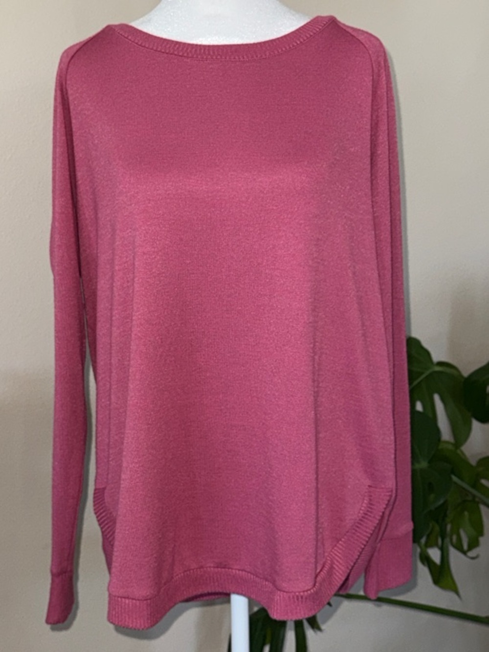 GAP Women's Scoop Neck, Soft Spun Raglan Sweater, Wild Rose, Small